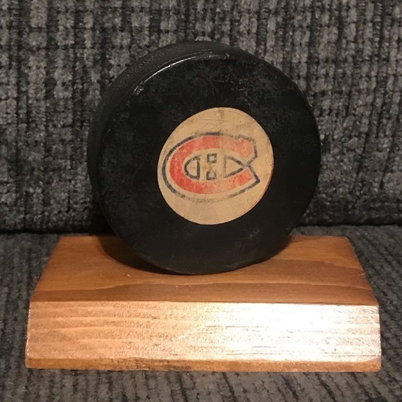 💥1970s Vintage Montreal Canadian Official Game Puck - Picture 5 of 6